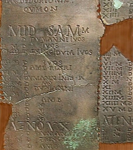 Calendrier dit de Coligny présentant une inscription du mois gaulois SAMON [IOS]..jpg